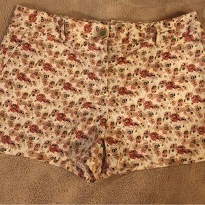 Loft floral shorts with faux back pockets